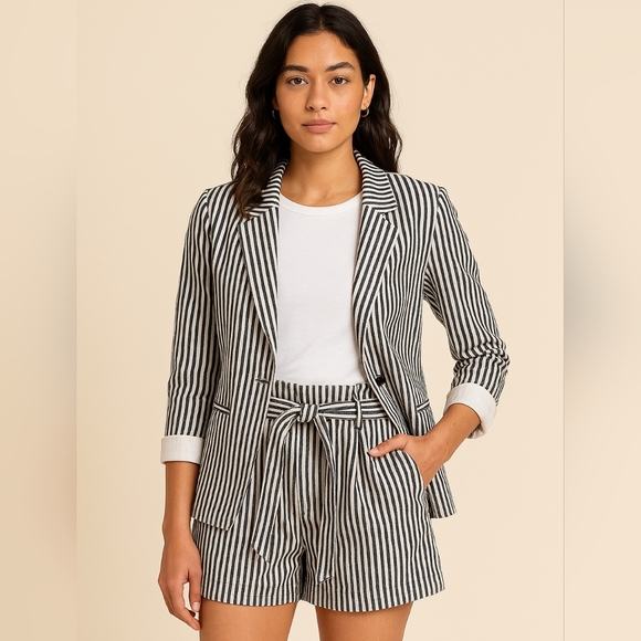 WHBM Striped Blazer and Shorts Set - Picture 1 of 10